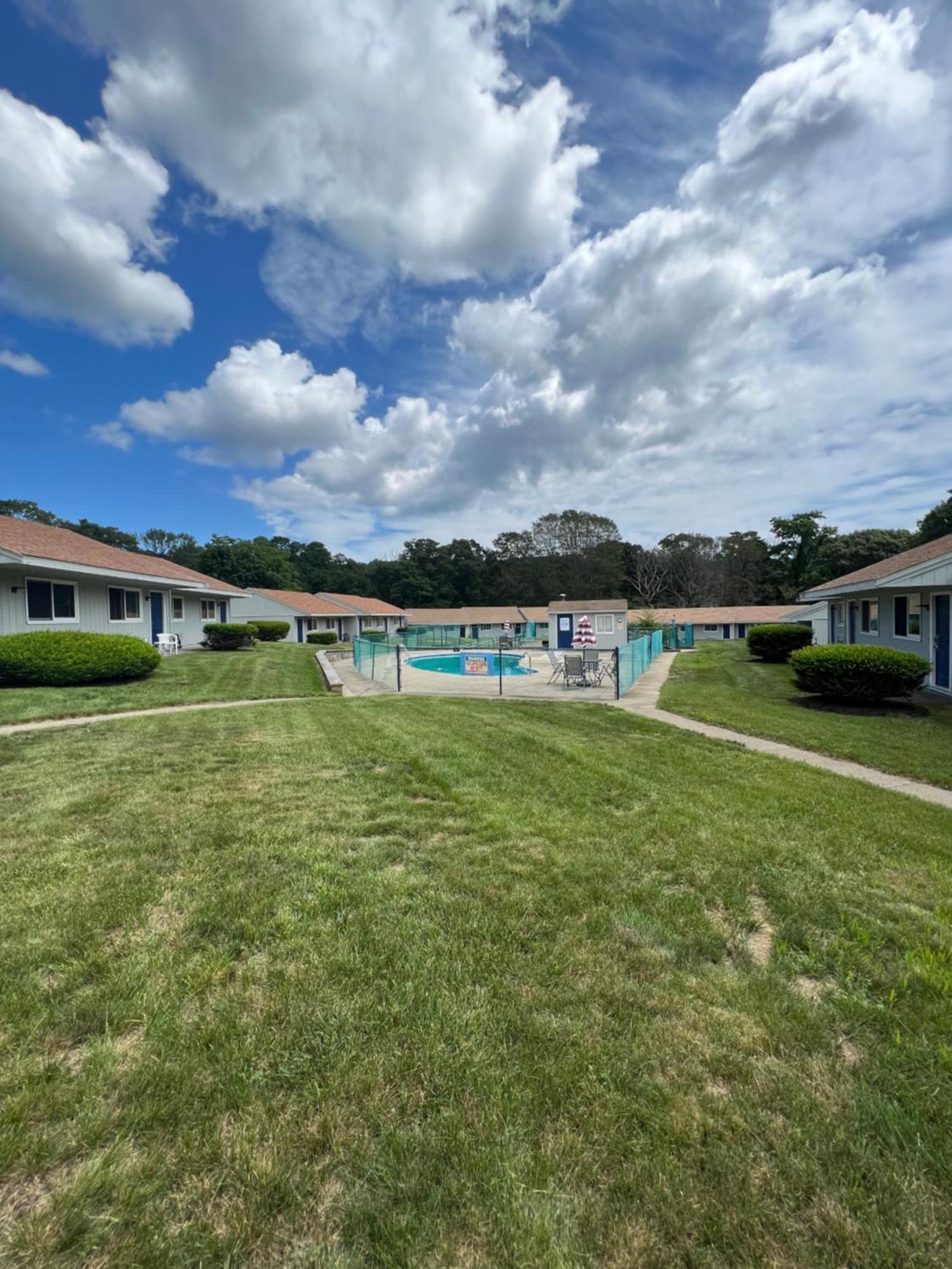 Captain'S Lodge Motel กลอสเตอร์ ภายนอก รูปภาพ