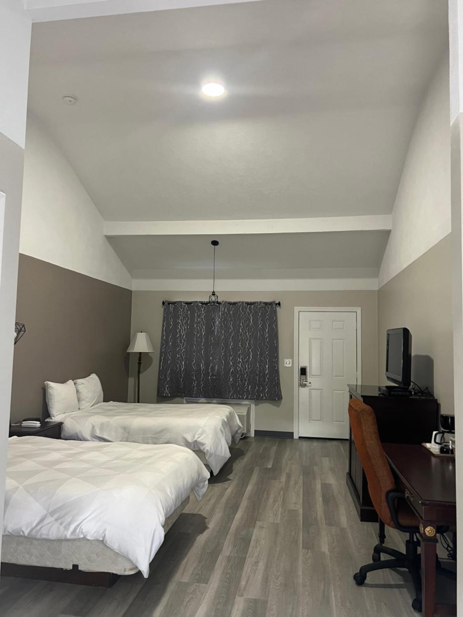 Captain'S Lodge Motel กลอสเตอร์ ภายนอก รูปภาพ